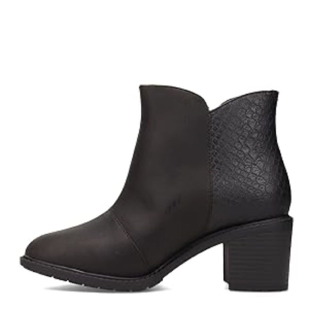 Clarks Scene Zip black Ankle Boots with Textured Back size 7.5